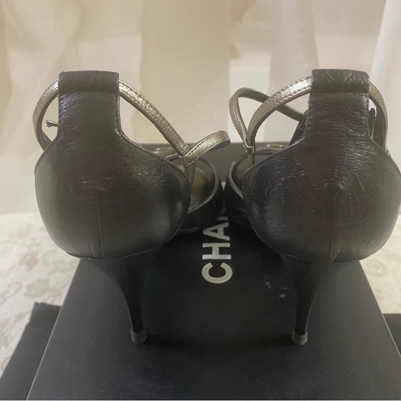 🆕 Chanel CC Medallon heels sandals 😍 - Picture 3 of 6